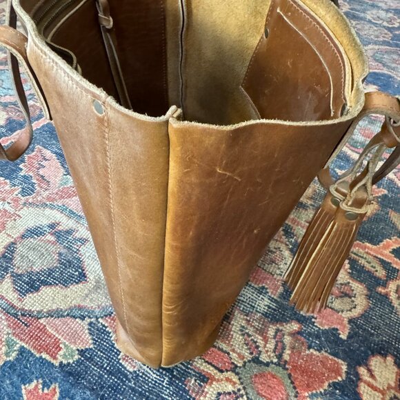 Leather Tote by Arc Of A Diver - Picture 4 of 10